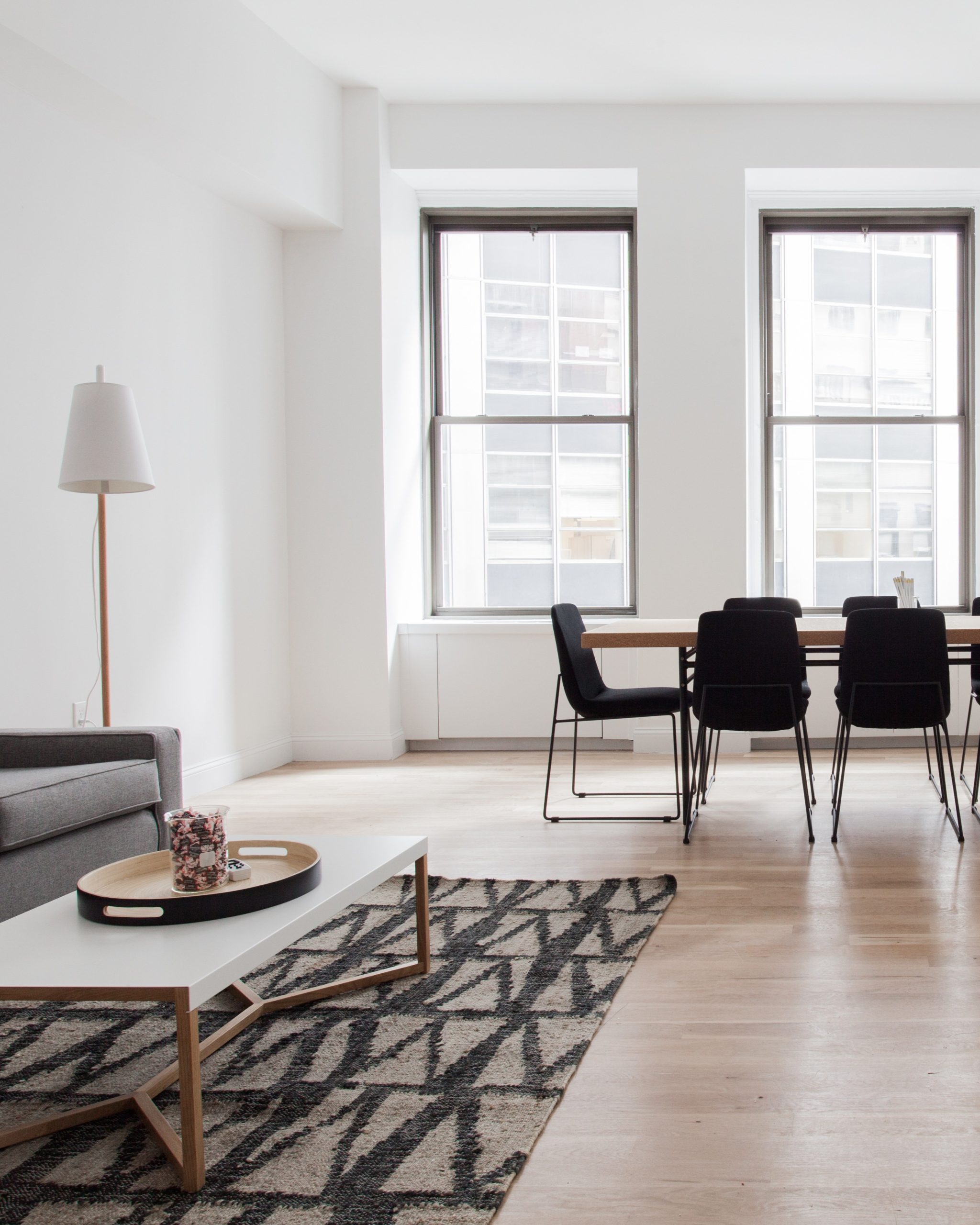 45pexels-chairs-2181947